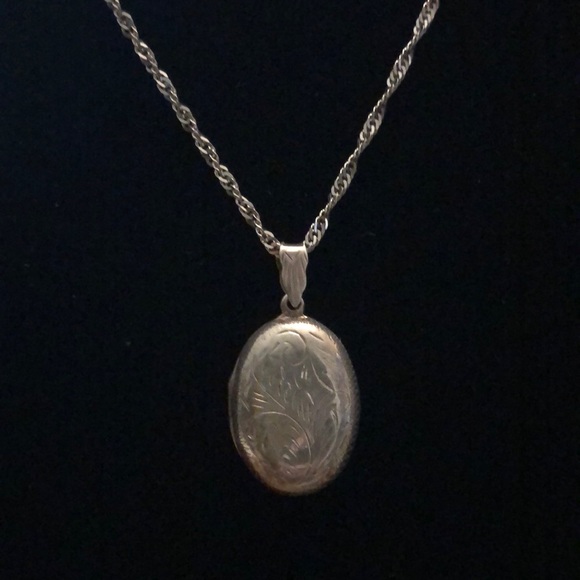 Vintage Sterling Etched Locket Necklace